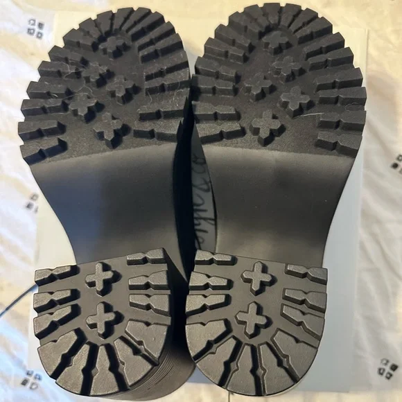 Torrid Block Heel Oxfords - Picture 3 of 3